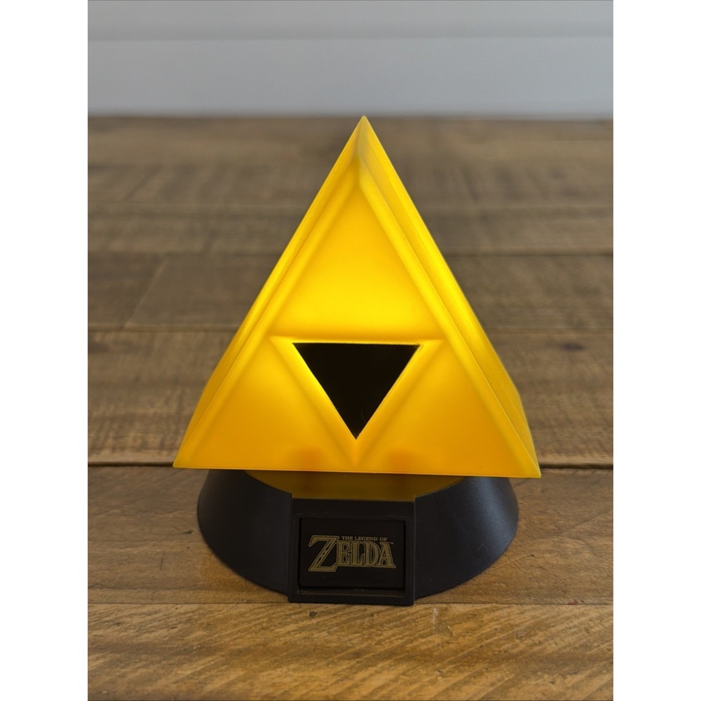 The Legend of Zelda Tri Force 3D Mini Light 3 7/8in Lamp Nintendo Tested!!